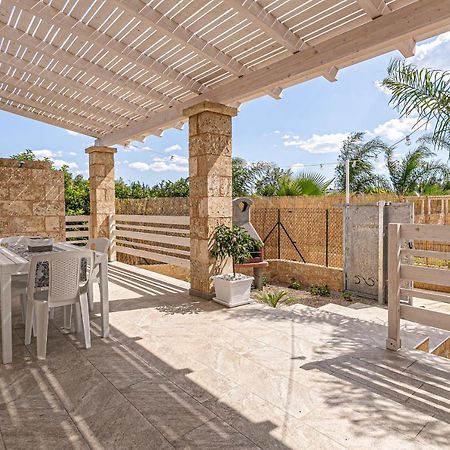 Resort Almaredamarra Con Piscina E Idromassaggio Sul Mare Torre San Giovanni Ugento Eksteriør bilde