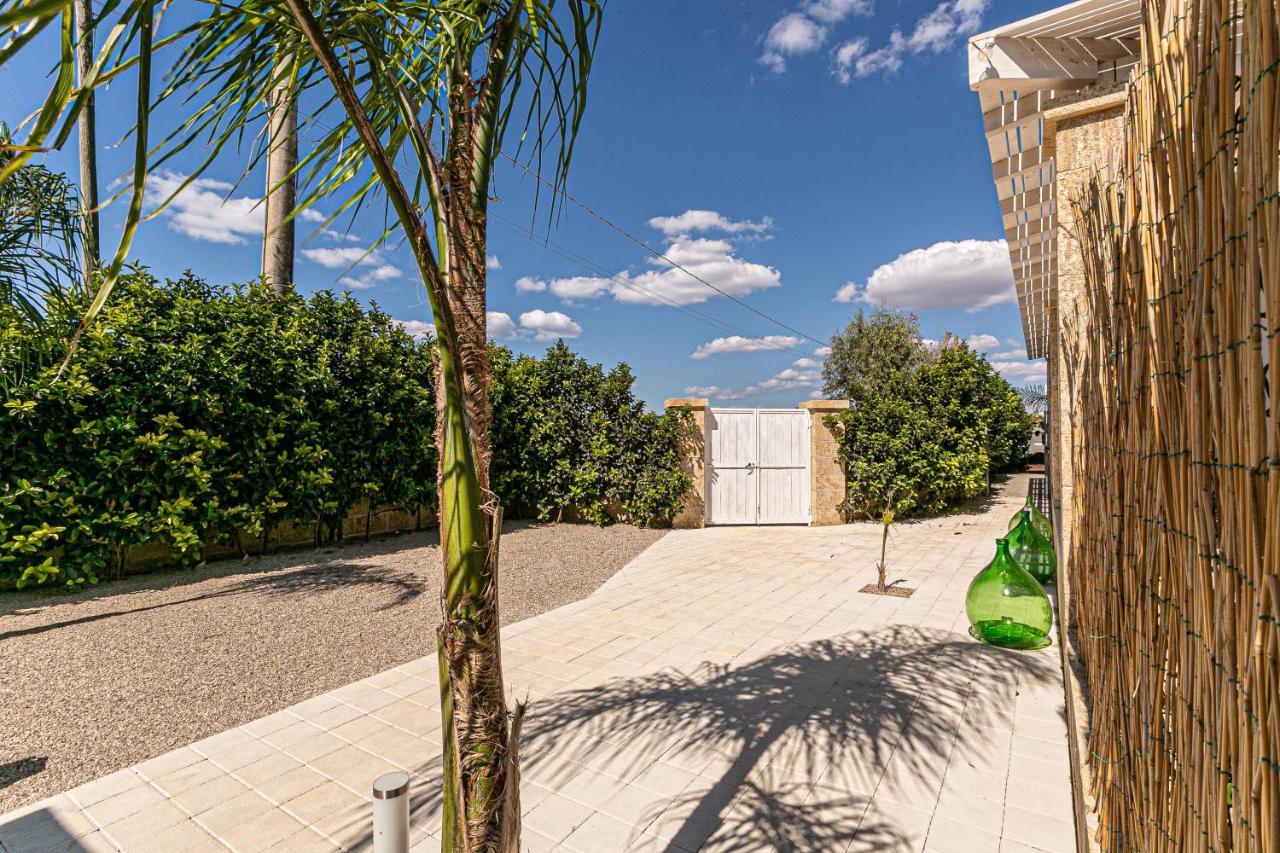 Resort Almaredamarra Con Piscina E Idromassaggio Sul Mare Torre San Giovanni Ugento Eksteriør bilde