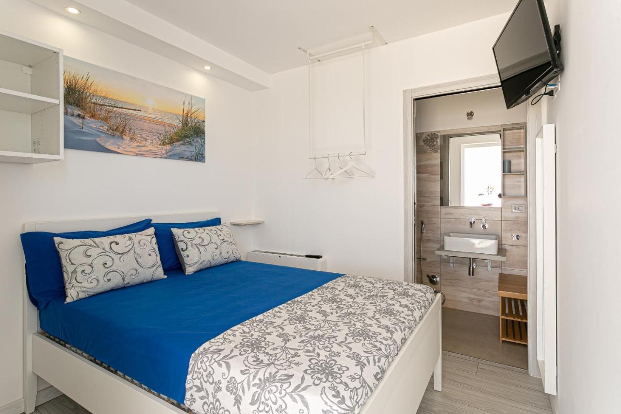 Resort Almaredamarra Con Piscina E Idromassaggio Sul Mare Torre San Giovanni Ugento Eksteriør bilde